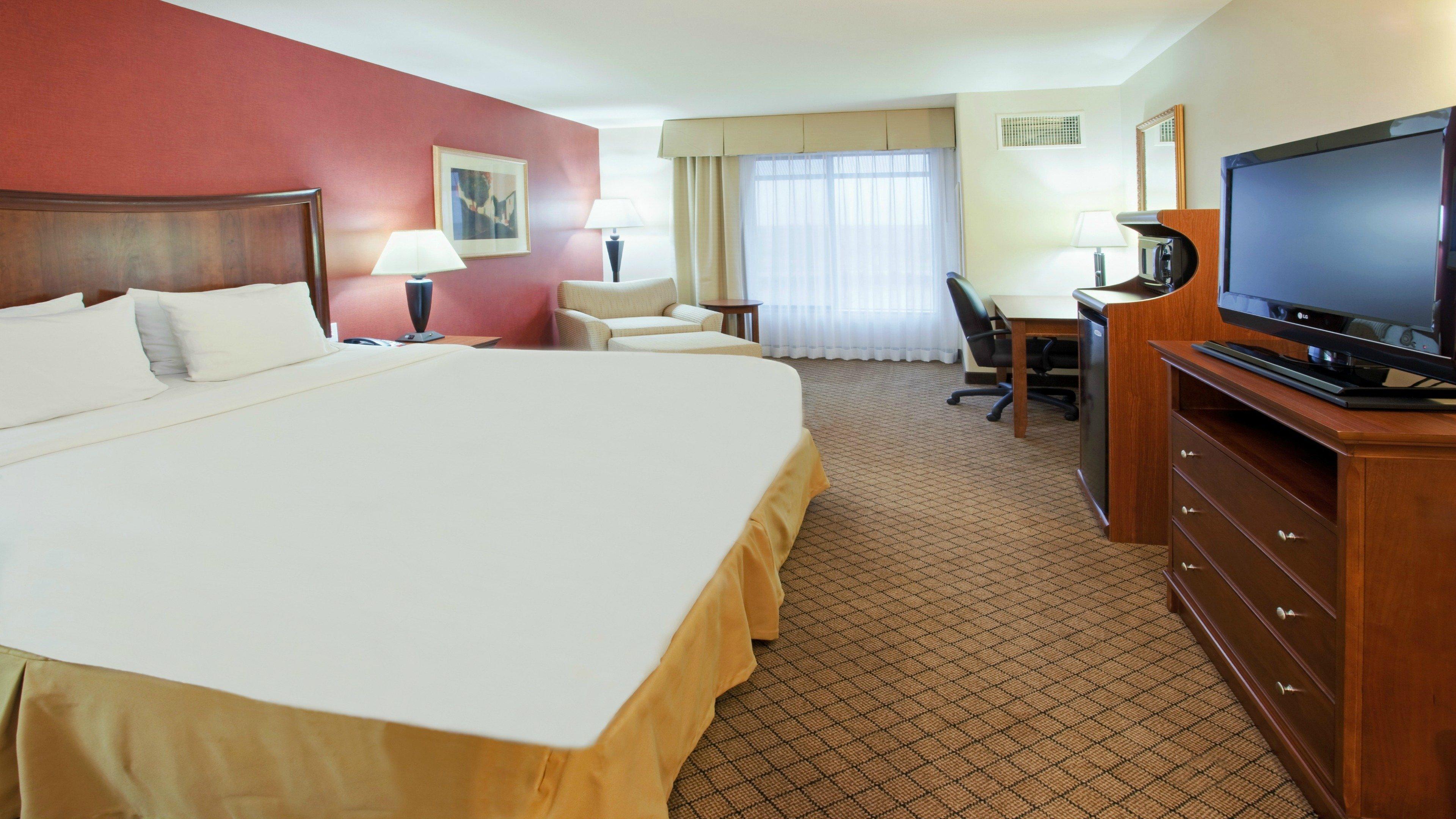 Holiday Inn Express Hotel & Suites Lincoln-Roseville Area, An Ihg Hotel Exterior photo