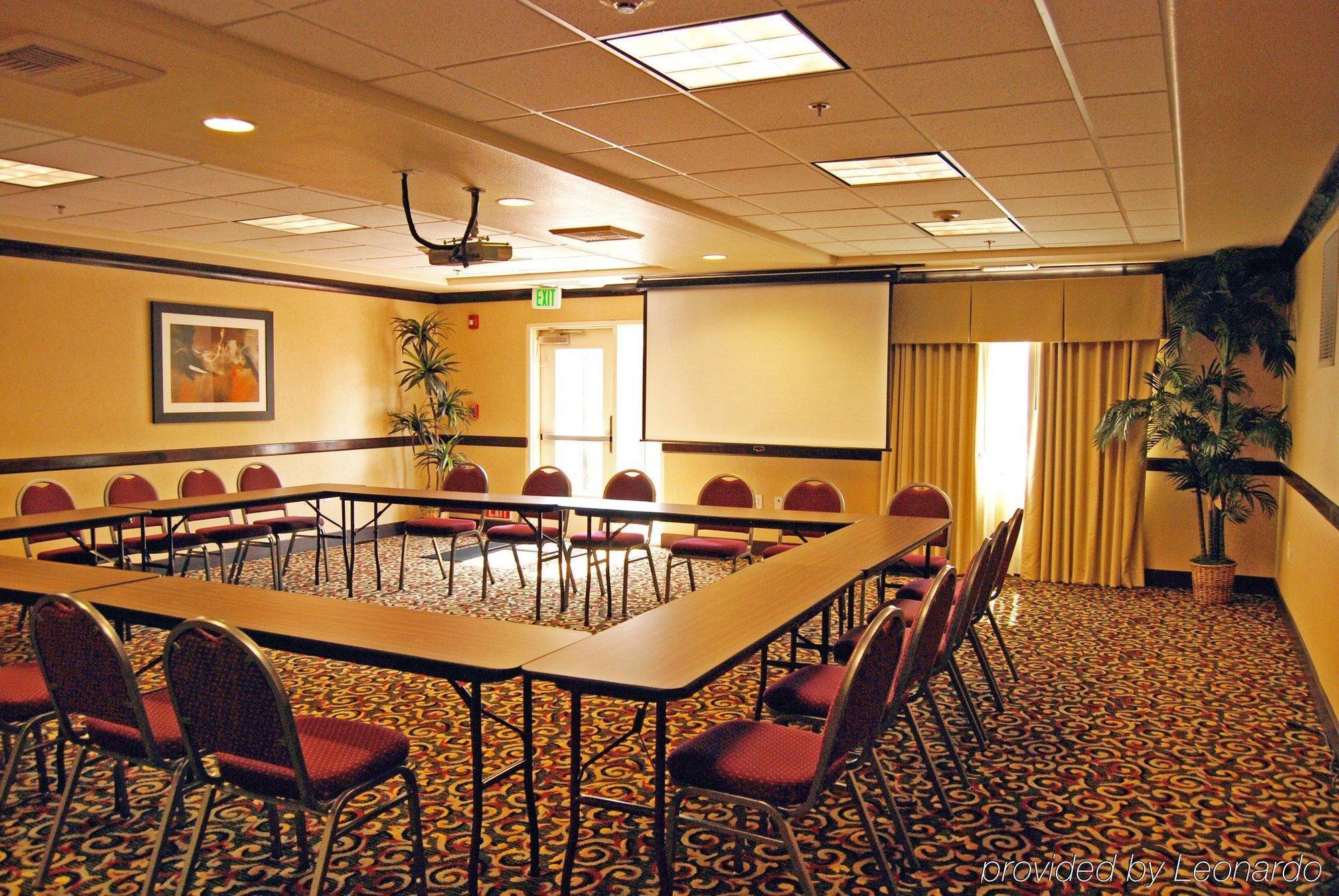 Holiday Inn Express Hotel & Suites Lincoln-Roseville Area, An Ihg Hotel Exterior photo